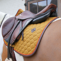 Kentucky Horsewear Saddle Pad Onion Quilt Neon Leather Jumping
