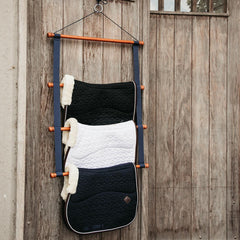 Grooming Deluxe Saddle Pad Holder Luxe