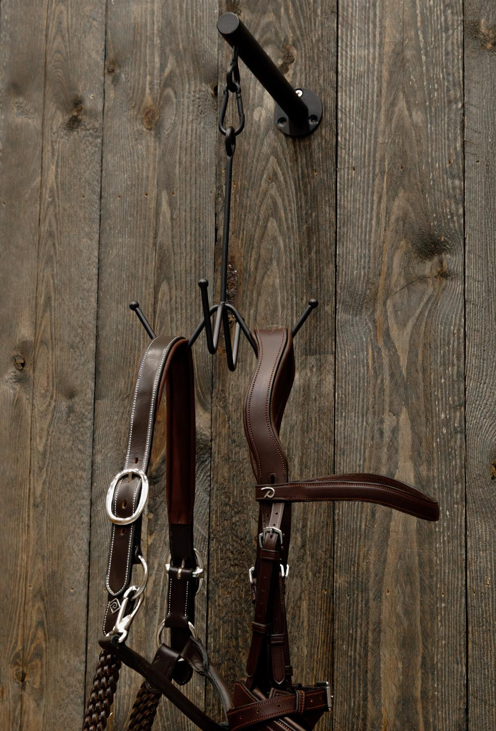 Kentucky Horsewear Bridle Hook 4 prong with wall attachment