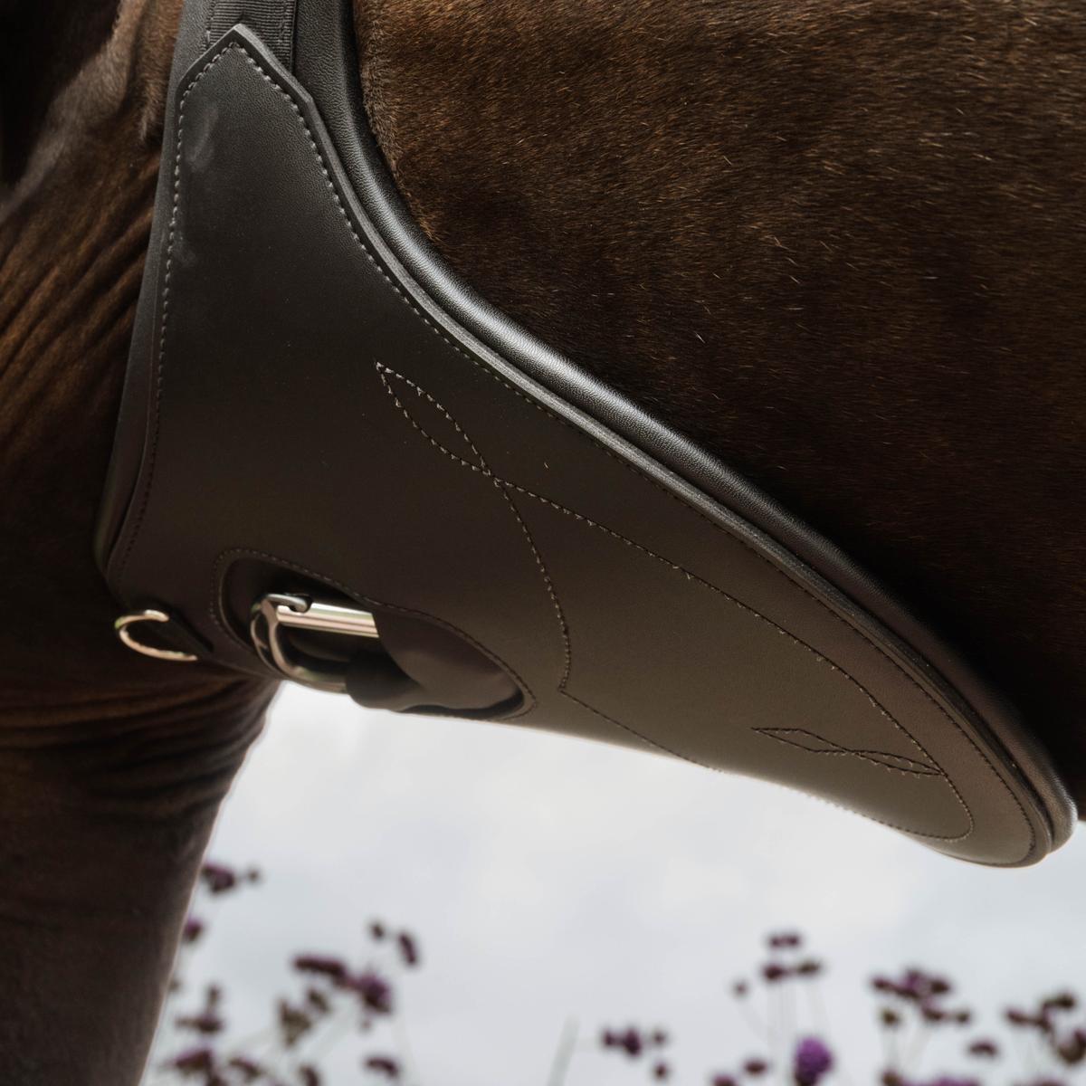 Kentucky Horsewear Anatomic Stud Girth
