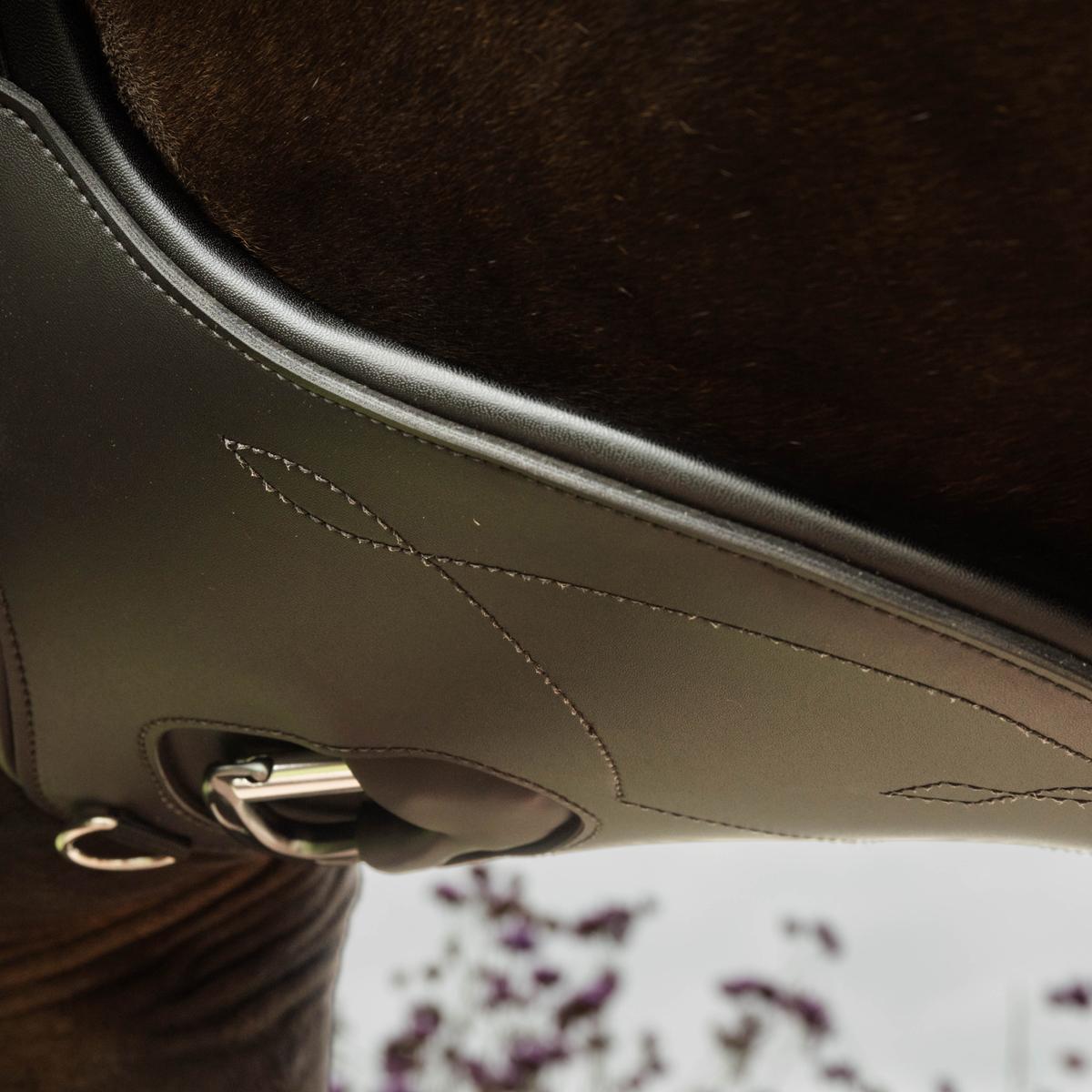 Kentucky Horsewear Anatomic Stud Girth
