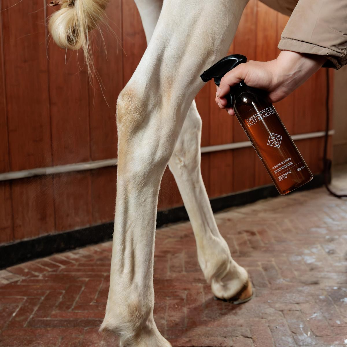 Grooming Deluxe Green Spot & Dust Remover almond