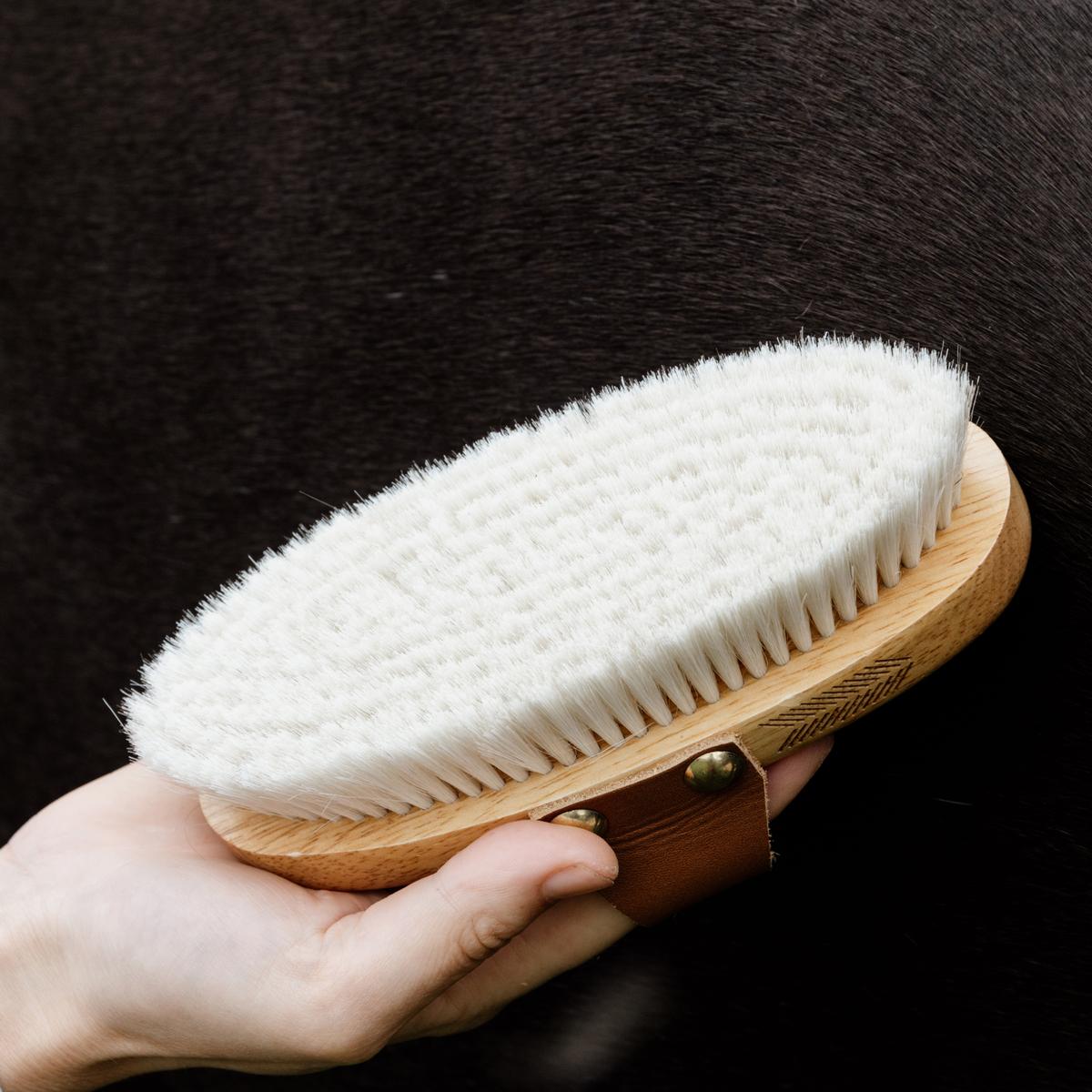 Grooming Deluxe Small Overall Brush Soft
