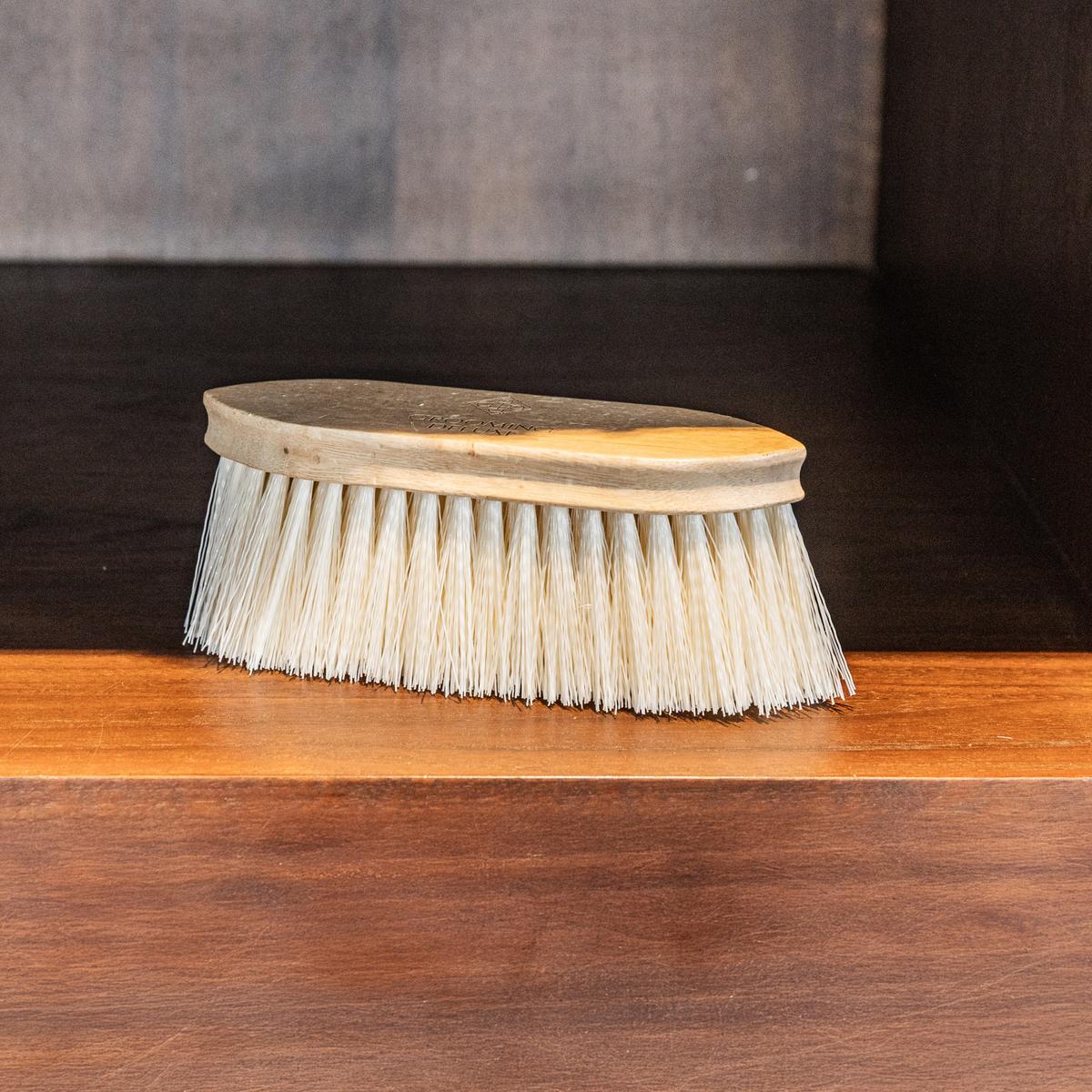 Grooming Deluxe Wooden Classic Brush medium hard