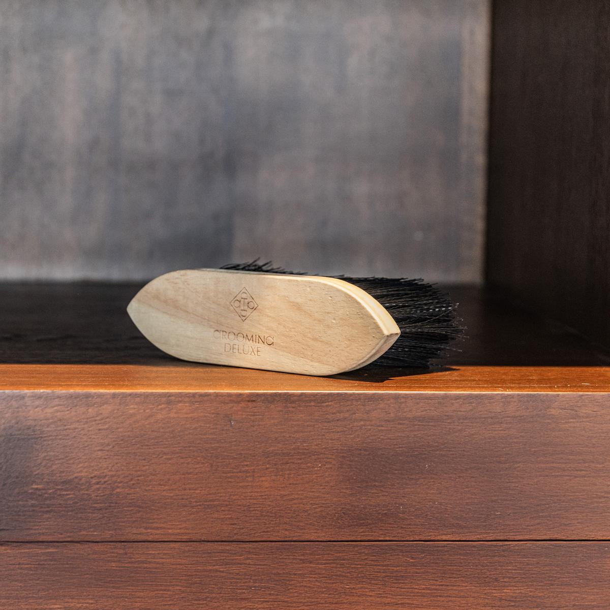 Grooming Deluxe Wooden Classic Brush medium hard