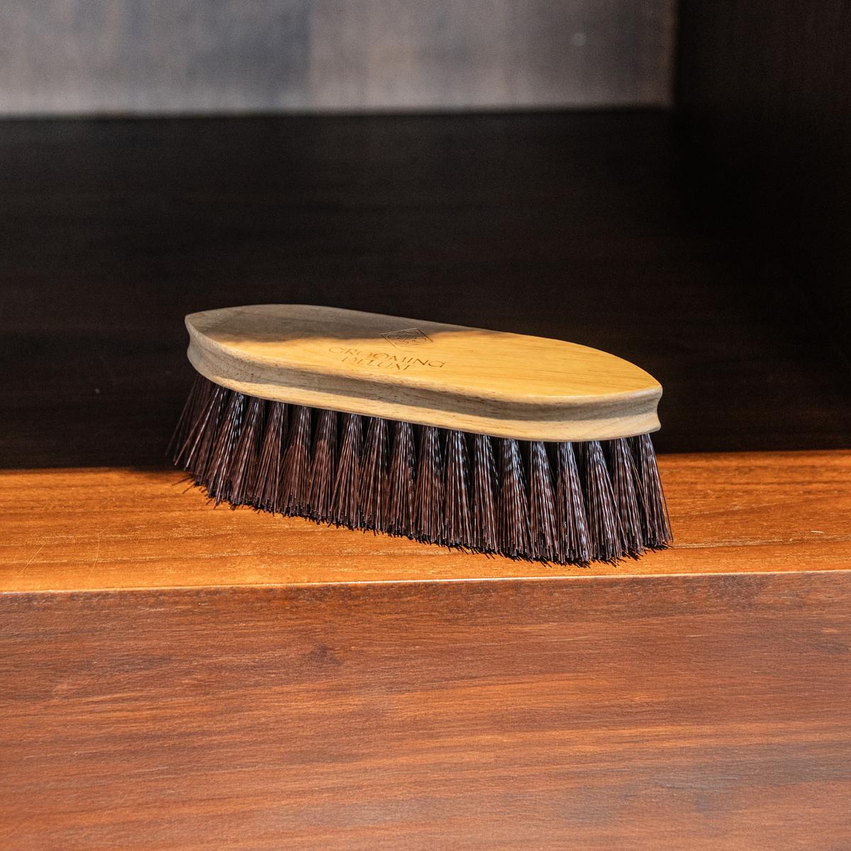 Grooming Deluxe Wooden Classic Brush short hard