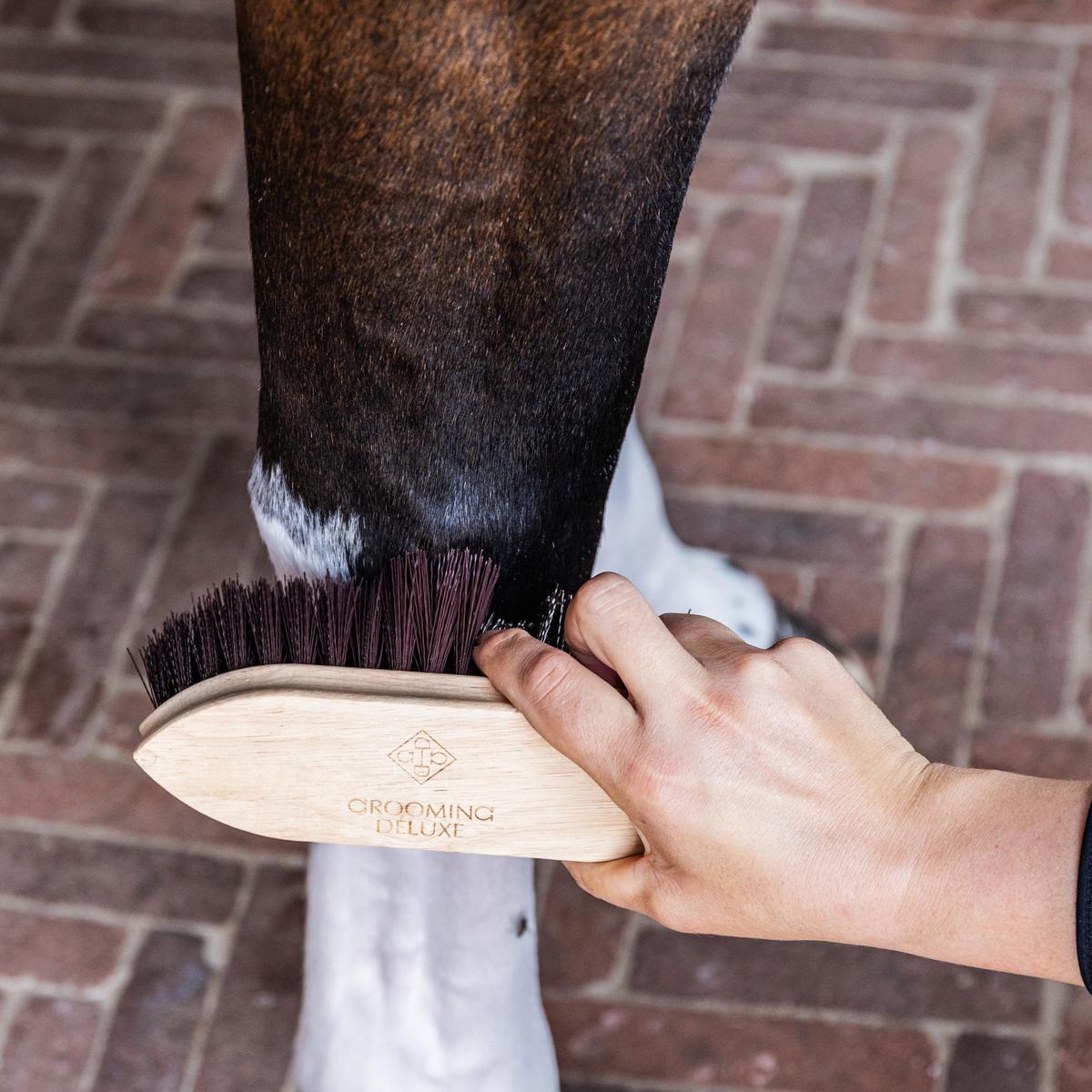 Grooming Deluxe Wooden Classic Brush short hard