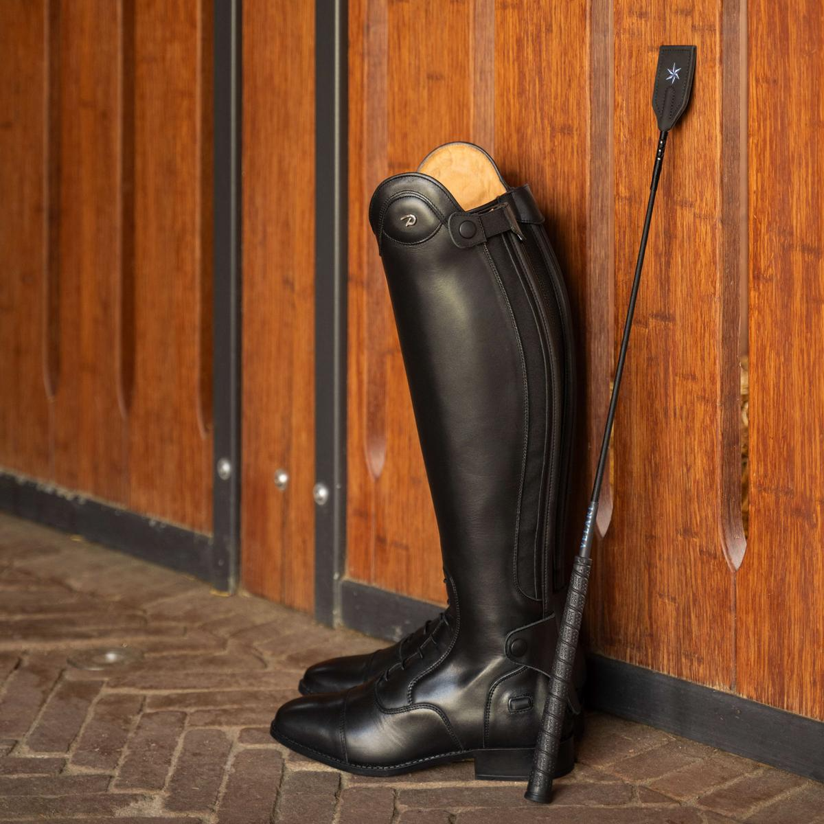 Kentucky Horsewear Jumping Whip Balance Rubber Grip
