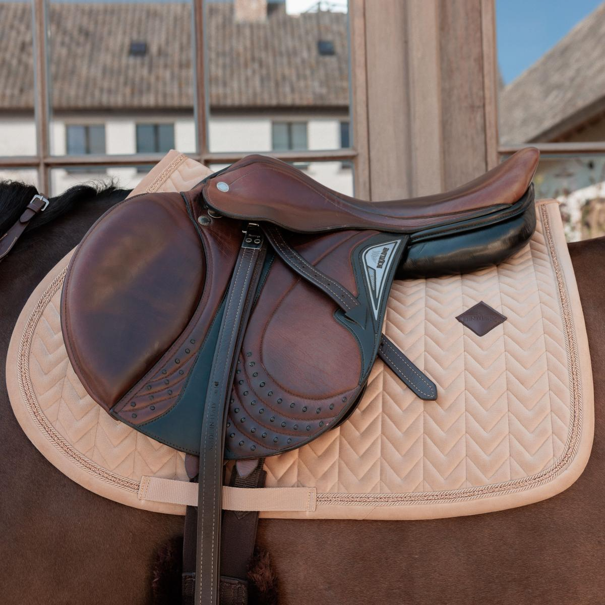 Kentucky Horsewear Saddle Pad Velvet Mini Pearls Jumping