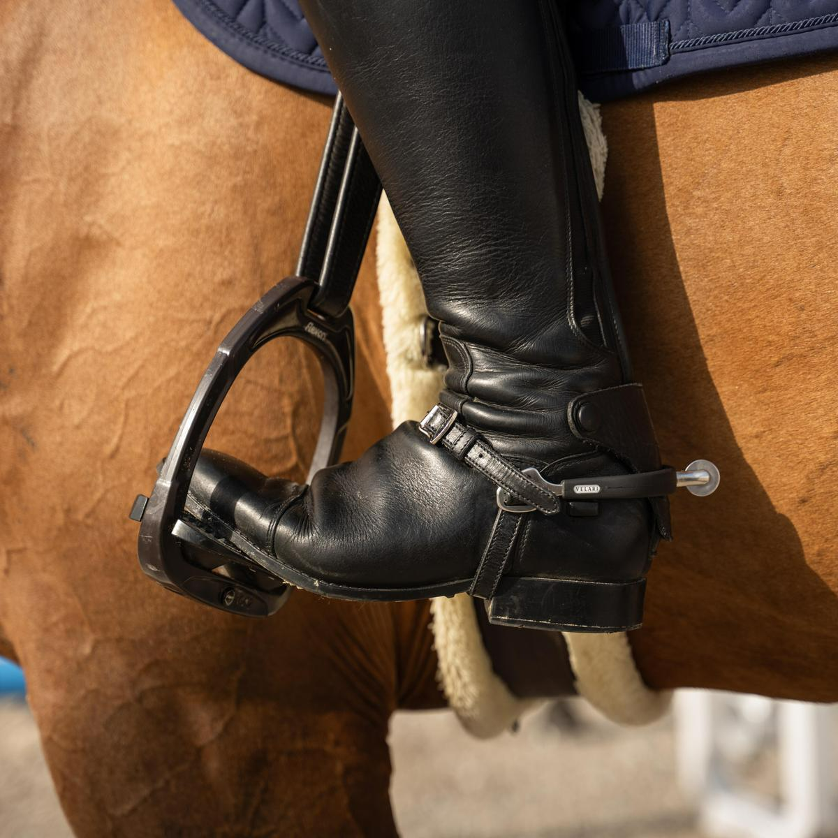 Velari Spurs Stainless Steel with Rubber Large Wheel Rowell