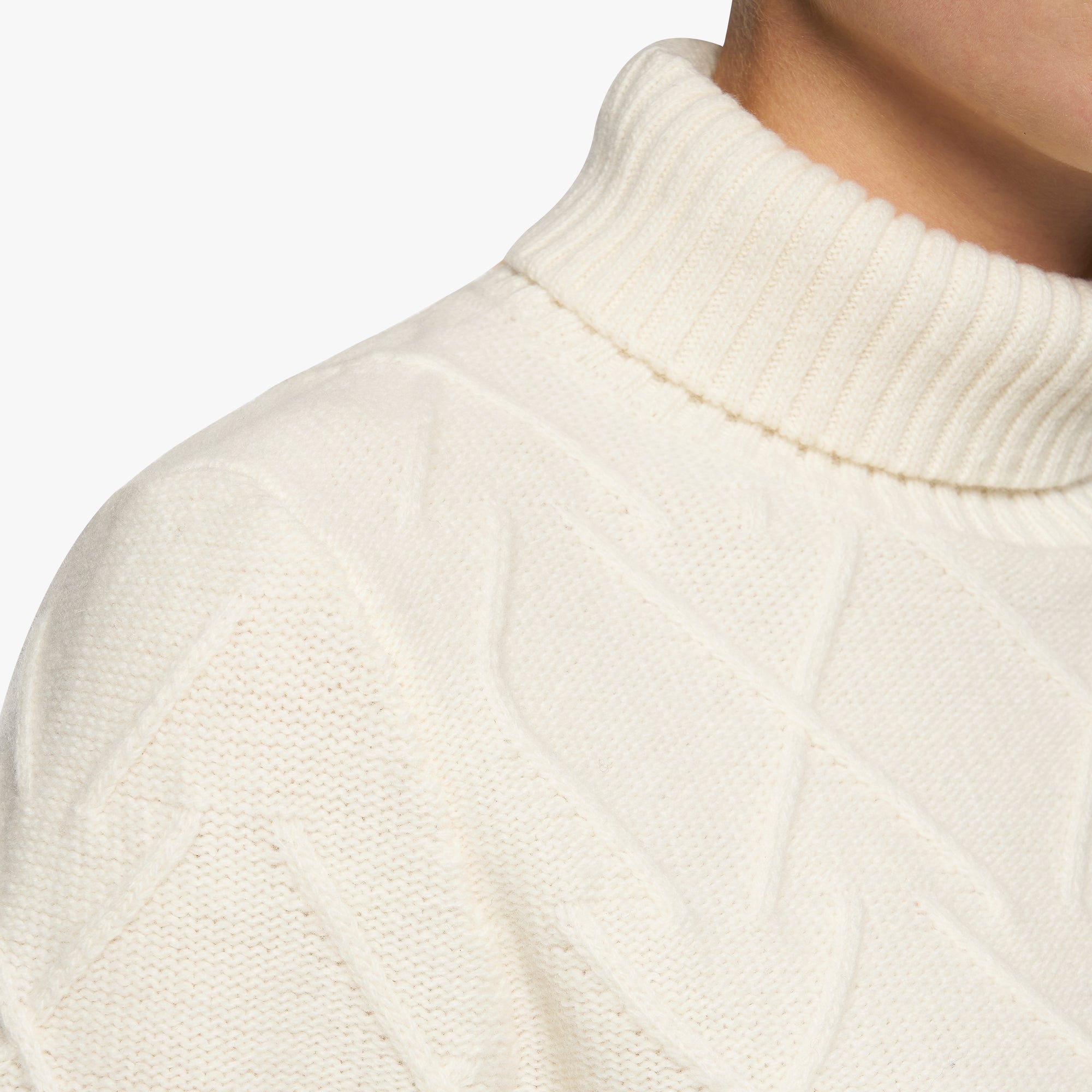 CT Winter Wool Turtleneck Sweater